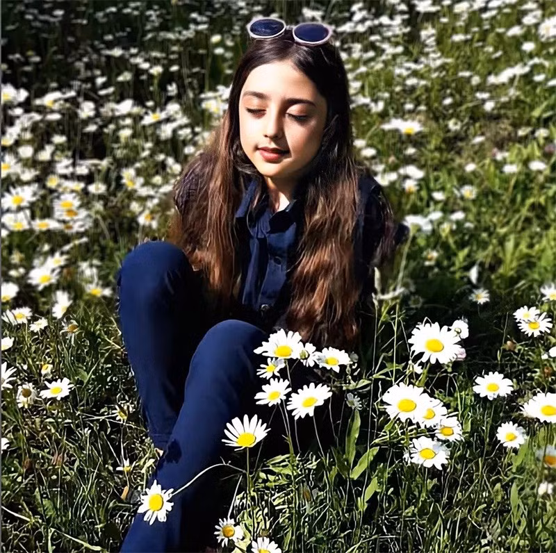 Dù có sự khác biệt rõ rệt nhưng nhiều độc giả vẫn dành nhiều lời khen cho vẻ đẹp hiện tại của Mahdis.