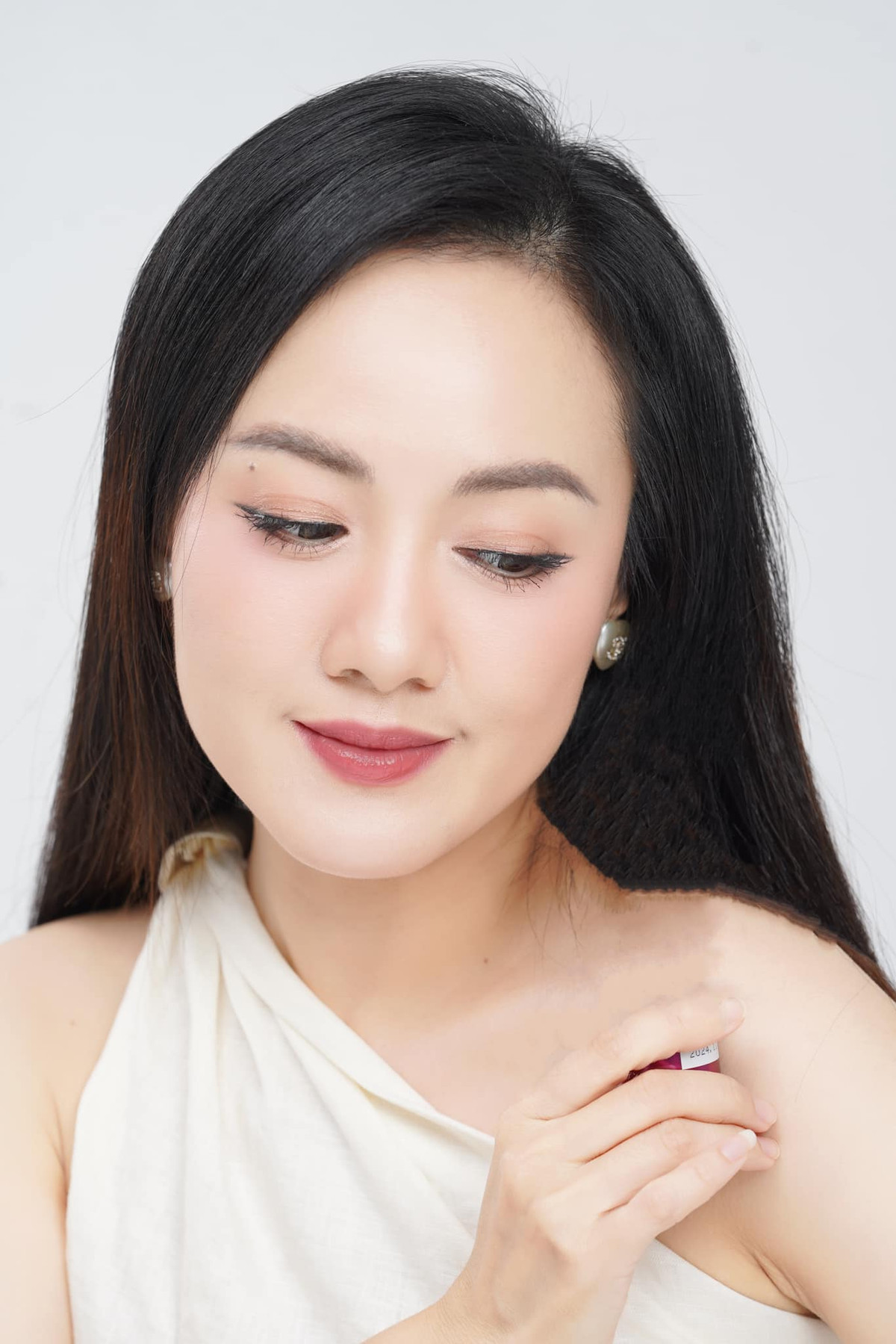 Nhan sắc quên tuổi tác của Hoài Anh được minh chứng thông qua nhiều hình ảnh cô đăng tải thời gian gần đây.