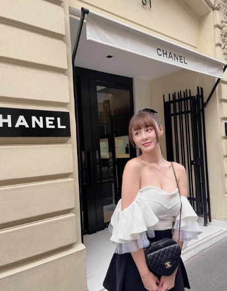 Trang Instagram cá nhân của Sammie hiện tại có tới hơn 274.000 người theo dõi, tất cả đều vô cùng yêu thích, hâm mộ nàng hot girl này.