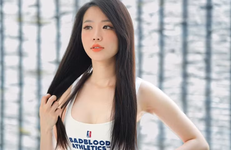 Hải Yến được khen ngợi đẹp ngọt ngào nhưng cũng không kém phần gợi cảm.