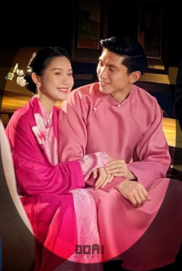 Trước thềm ngày cưới của hậu vệ Đoàn Văn Hậu và Doãn Hải My, bộ ảnh hậu trường chụp ảnh cưới của họ vừa được tung ra.