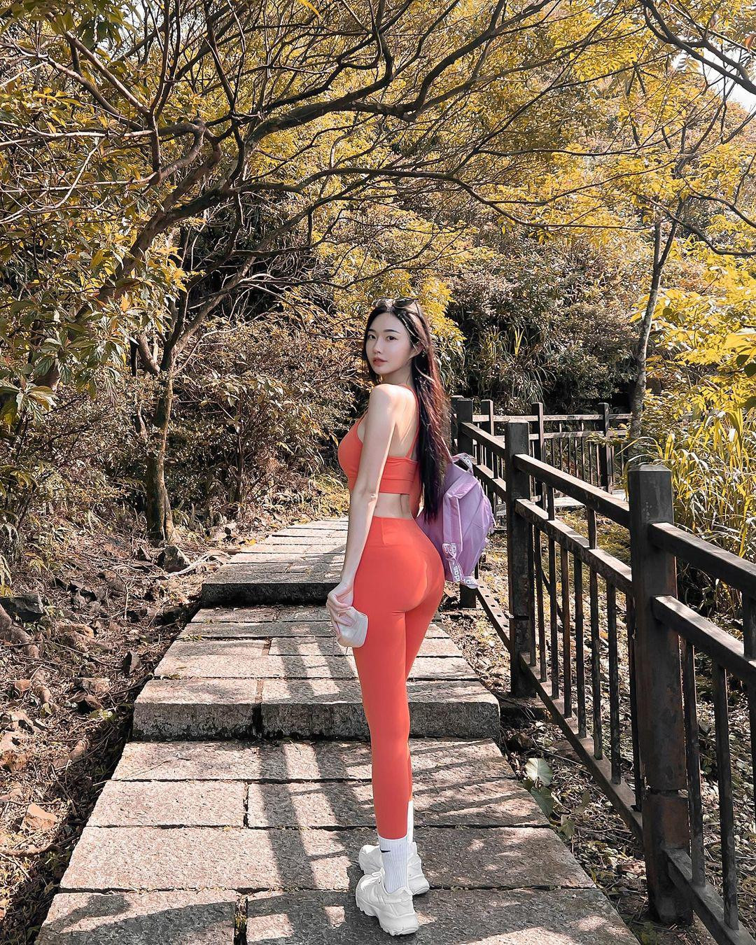 Những thiết kế này giúp tôn lên vóc dáng chuẩn đẹp của Huang Shangyan.