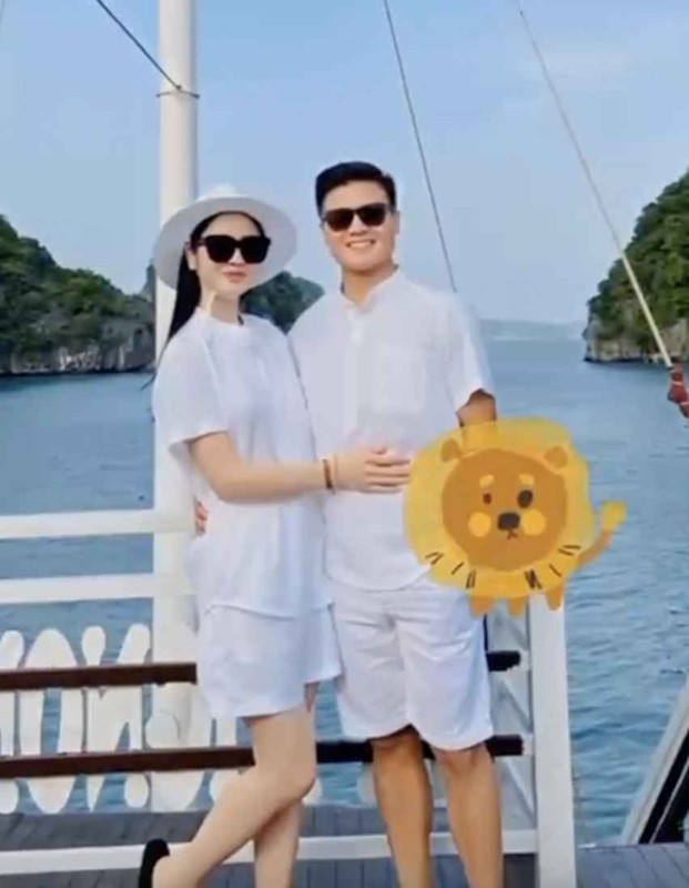 Ngược lại Chu Thanh Huyền lại thoải mái hơn về việc công khai mối quan hệ này. Ảnh: Tổng hợp