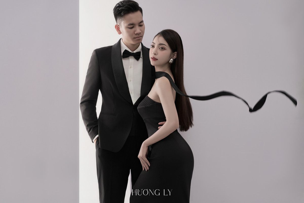 Mới đây, cư dân mạng chia sẻ nhiều hình ảnh mới của bạn gái cũ Quang Hải - Nhật Lê khi chung khung hình với một chàng trai lạ mặt.