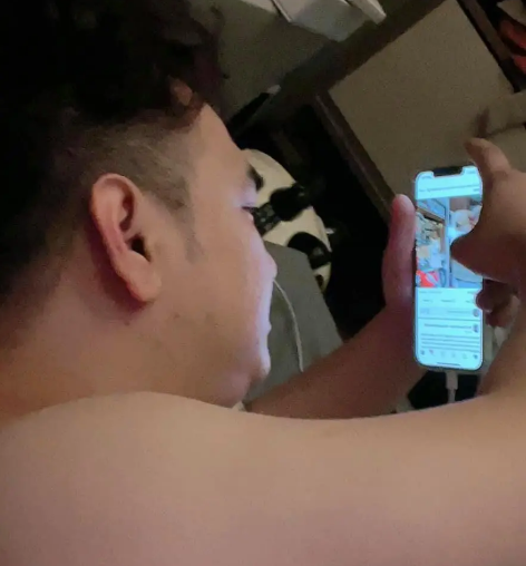 Những hành động này của Xemesis dường như chứng minh được cuộc sống hôn nhân viên mãn hiện tại.