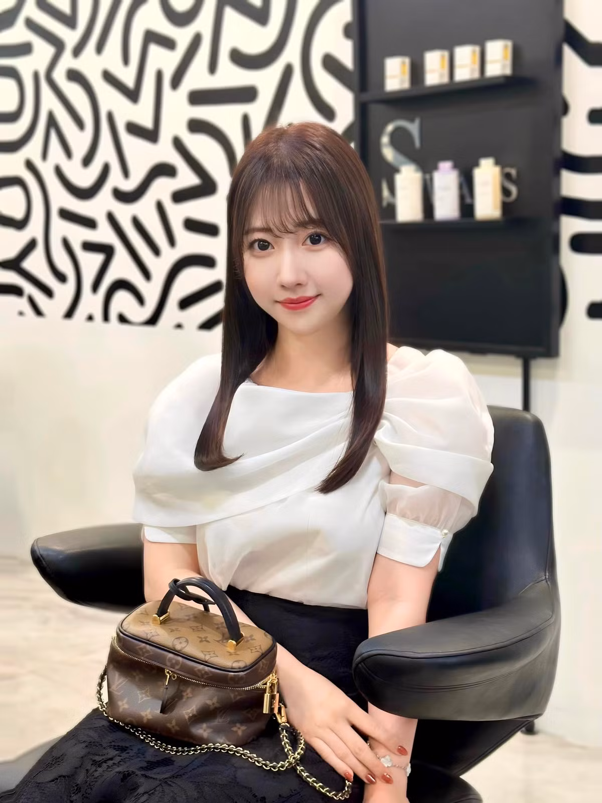 Một số hình ảnh xinh đẹp của cô giáo Đinh Sao Mai. Ảnh: FBNV