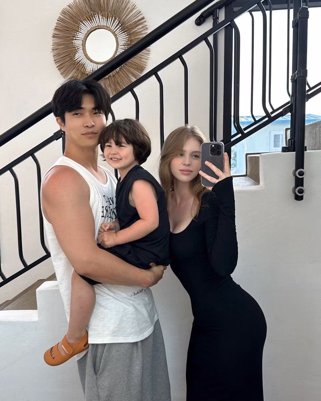 Cô gái người Nga kết hôn với bạn trai người Hàn Quốc.