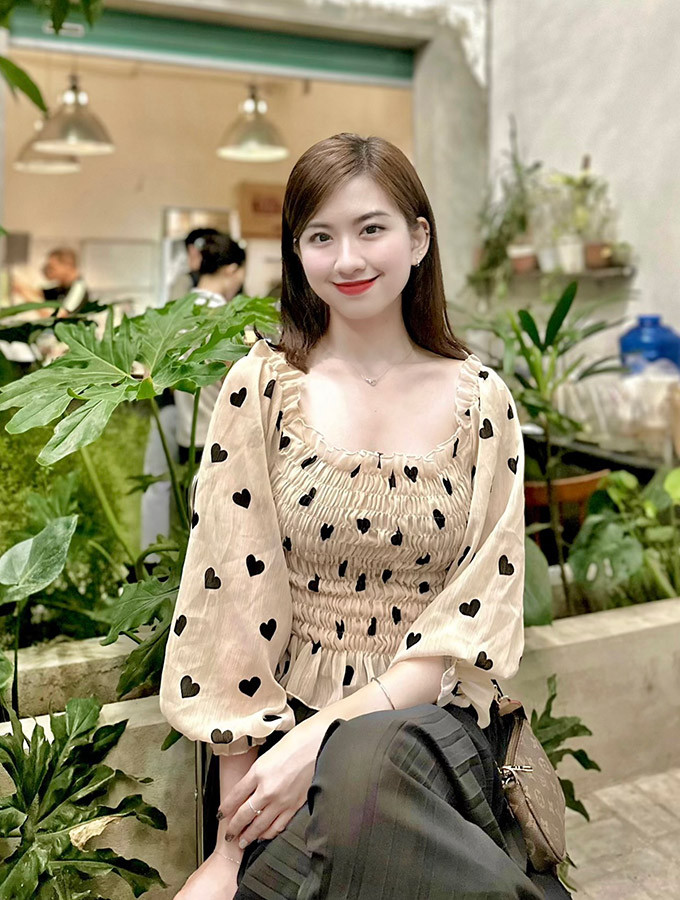 Những bức ảnh của cô vẫn gây chú ý trên mạng xã hội.