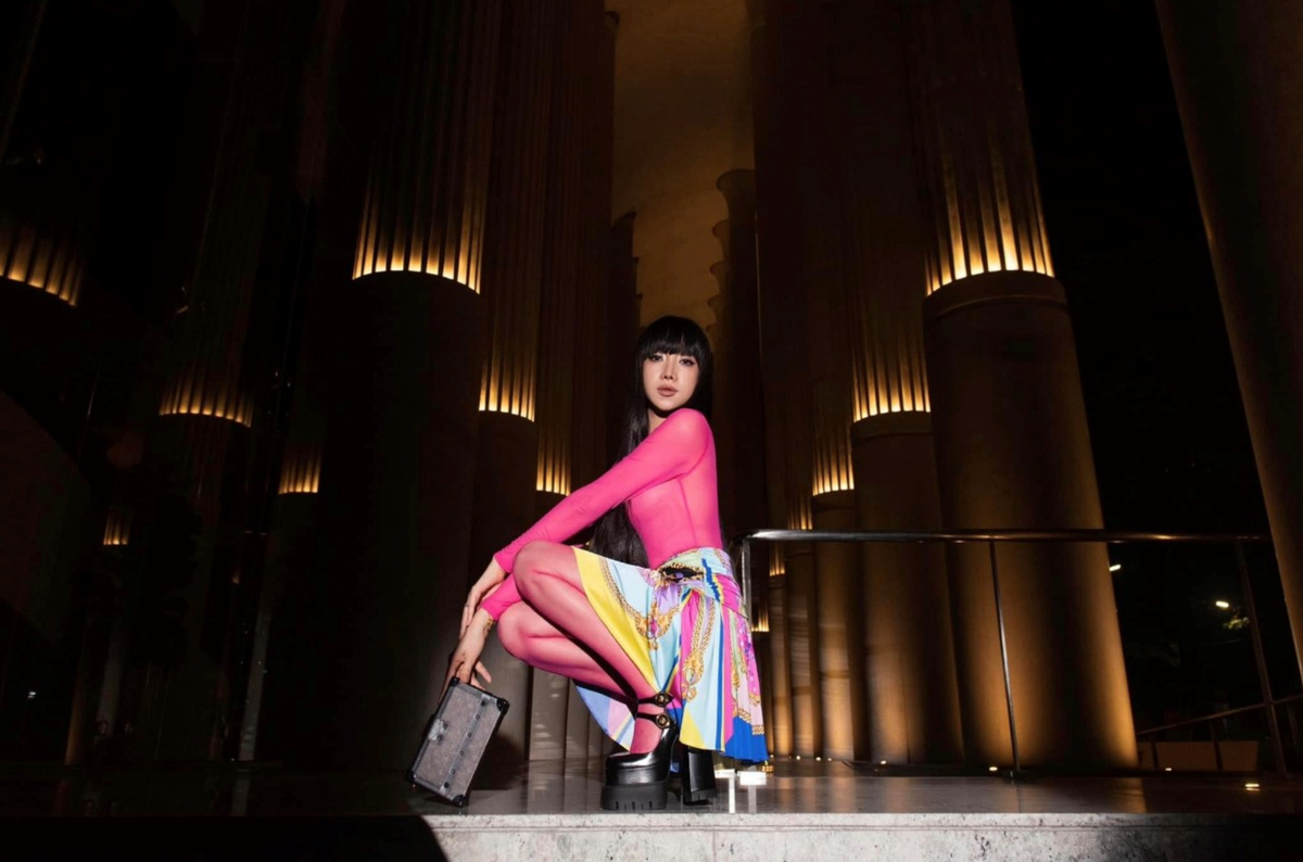 Sở hữu vẻ ngoài xinh đẹp, cuộc sống hạnh phúc bên người chồng hết mực yêu thương, hot mom Hà thành khiến ai cũng xuýt xoa ghen tỵ.