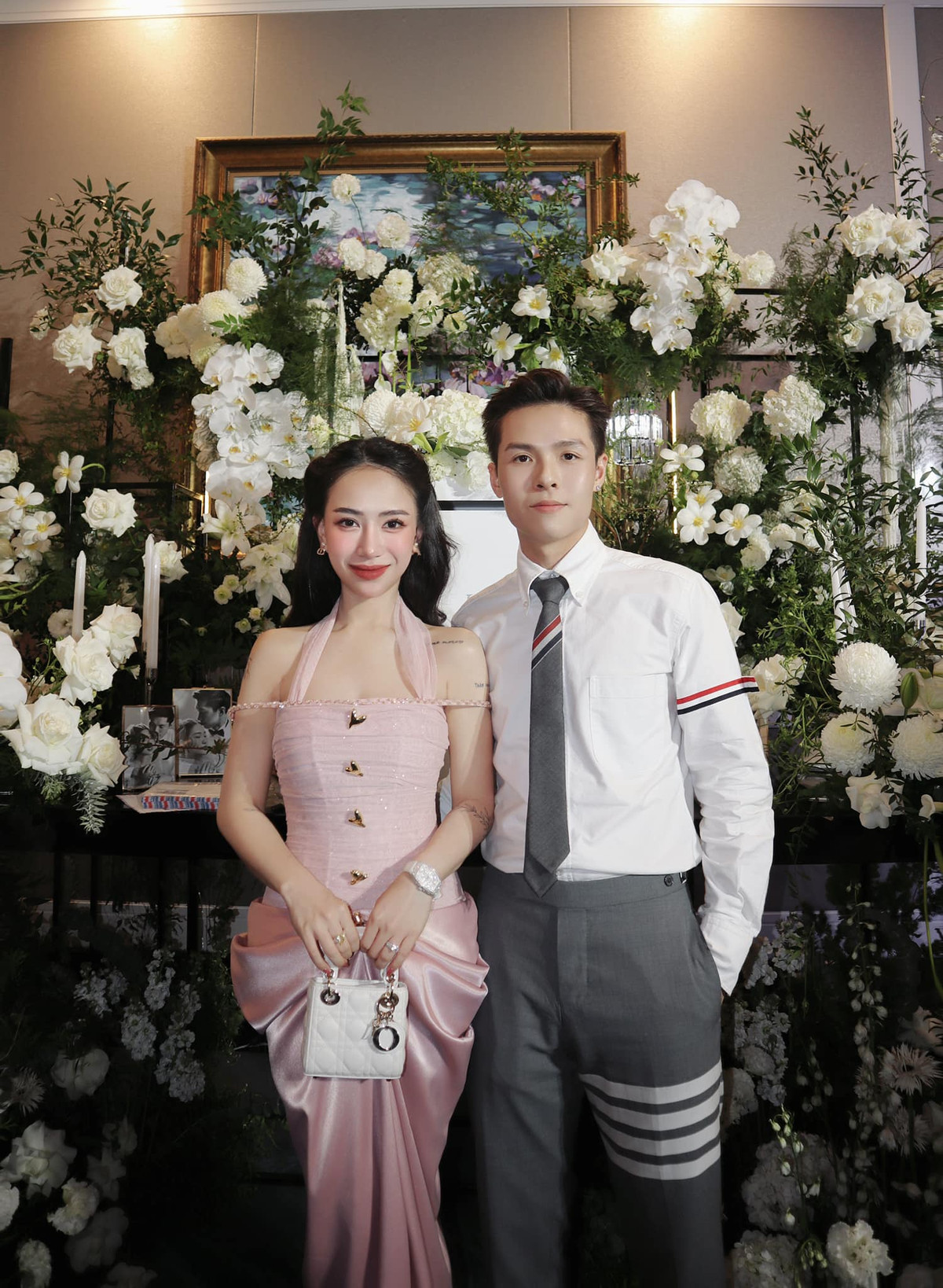 Mới đây, Joyce Phạm - ái nữ đại gia siêu xe Minh Nhựa tham dự đám cưới của Doãn Hải My và Đoàn Văn Hậu đã diện 1 thiết kế váy dạ hội màu hồng xinh đẹp.