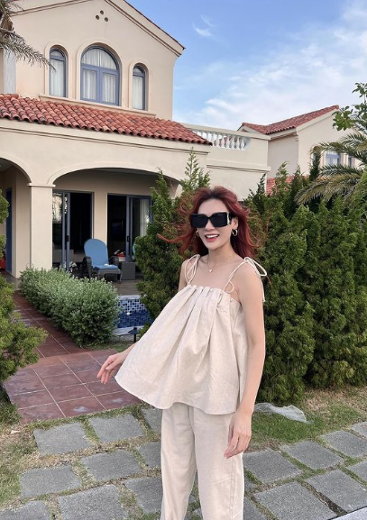 Nàng hot girl lấn sân kinh doanh về mảng làm đẹp và thời trang.