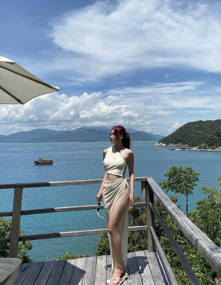 Vốn dĩ sở hữu vóc dáng đẹp nên bạn gái cầu thủ Vũ Văn Thanh có thể "cân" mọi phong cách.