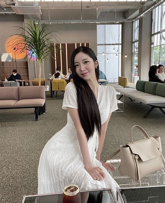 Chưa lập gia đình nên sau giờ làm việc, cô nàng dành phần lớn thời gian để tận hưởng cuộc sống.