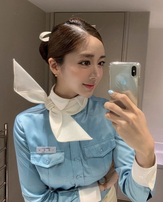 Jhun Mina là nữ tiếp viên hàng không nổi tiếng tại Hàn Quốc.