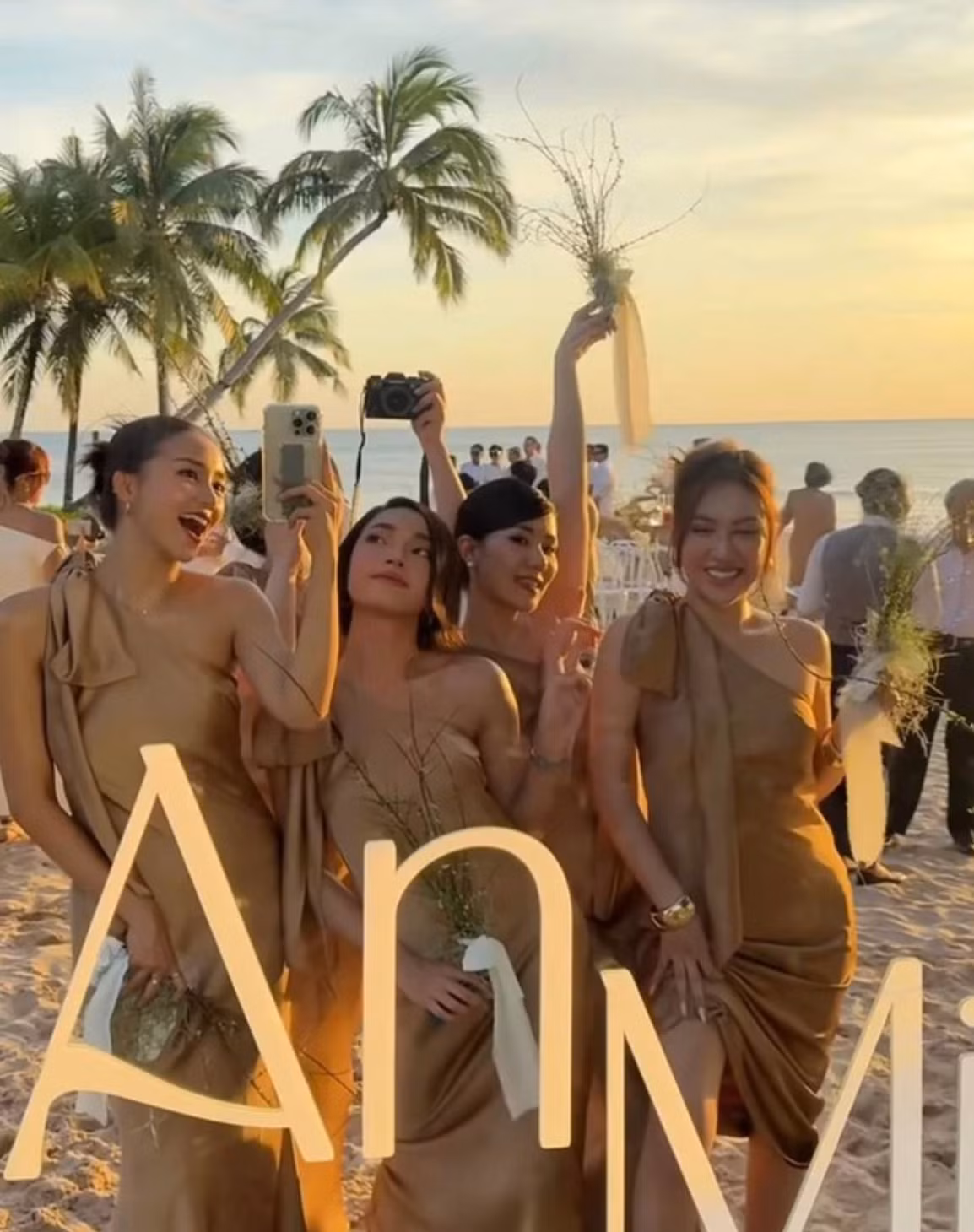 Netizen cho rằng mỗi người một vẻ, không ai lấn át ai mà chỉ thấy gấp đôi visual.