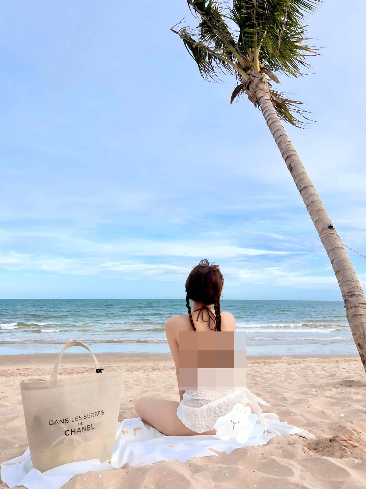 Vốn là mẫu ảnh nên mọi khung hình của Đoan Tâm đều đẹp, có sức hút.