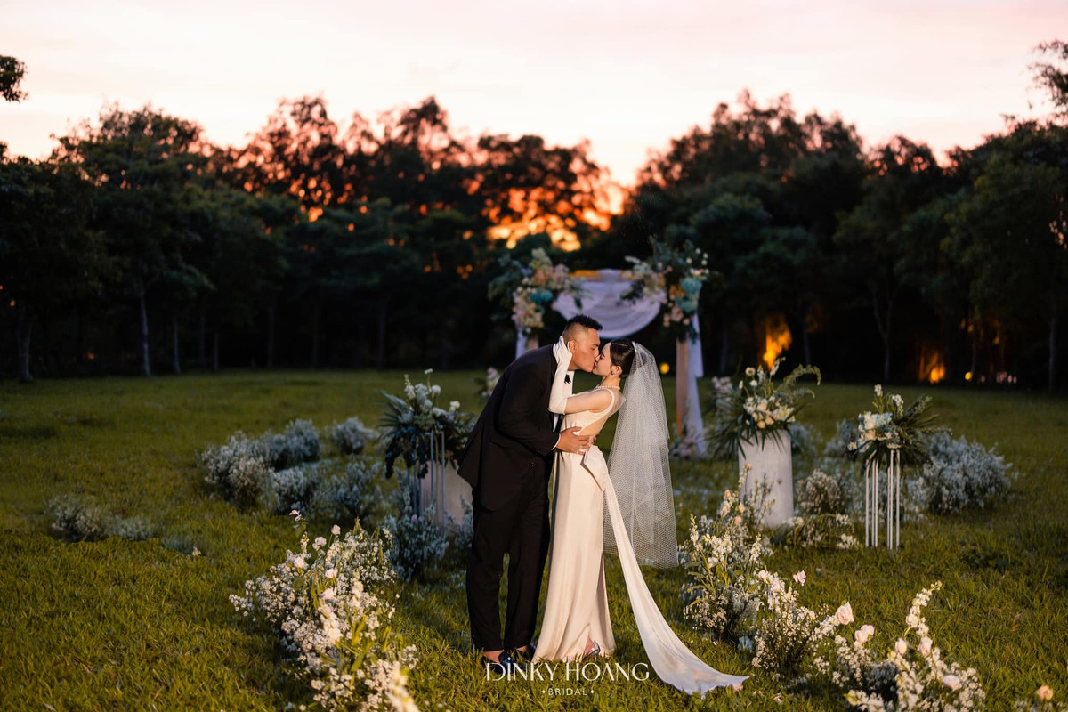 Trên mạng xã hội, cả hai tích cực tương tác và dành cho nhau những "lời có cánh".