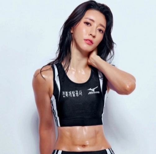 Kim Ji Eun (SN 1992, Hàn Quốc) là nữ VĐV điền kinh sở hữu vẻ ngoài nổi bật.