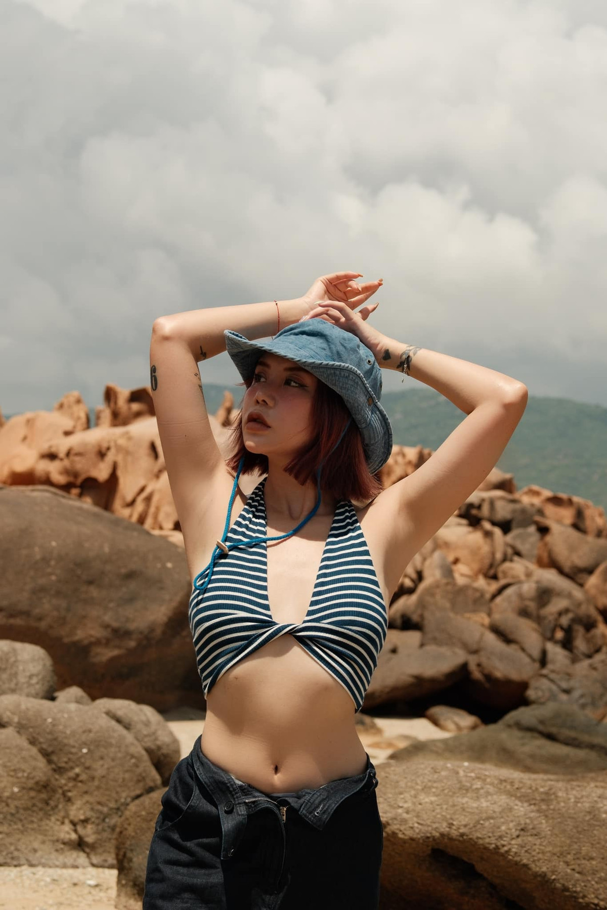 Hot girl Hà thành được biết đến với gương mặt xinh xắn và đáng yêu mang phong cách Hàn Quốc.