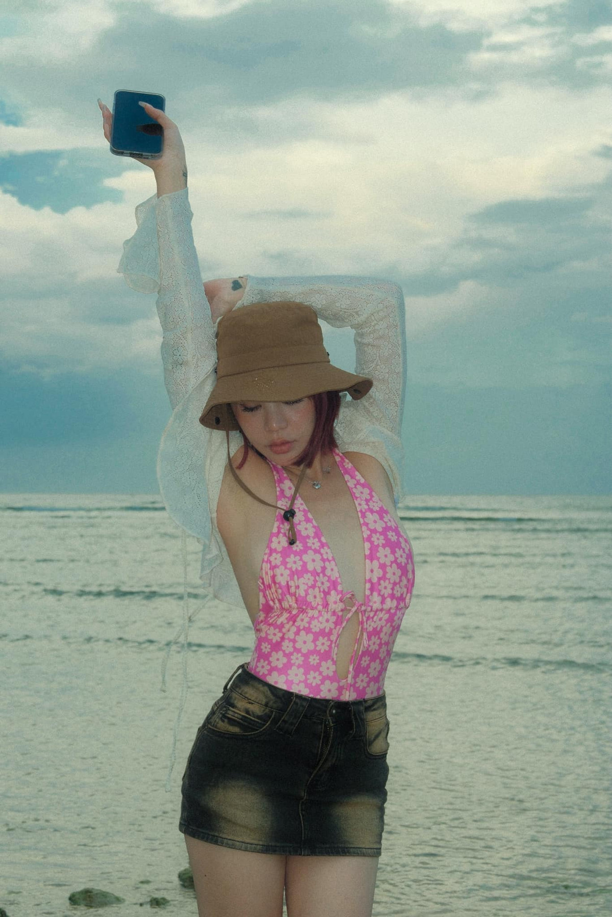 Sau những lần phẫu thuật thì hiện nay, Hạt Mít sở hữu gương mặt đậm chất Hàn Quốc.