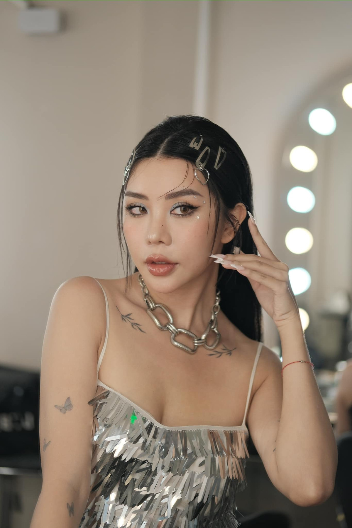 Hiện tại dù đã làm mẹ nhưng gái xinh này vẫn tự tin khoe vóc dáng chuẩn đẹp lên MXH.