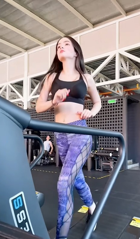 Sự thay đổi sắc vóc của Germaine dành được nhiều lời khen ngợi và tò mò về bí quyết tập luyện của cô.