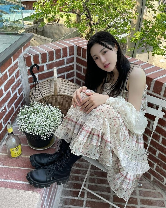 Dù phải thi đấu ngoài trời nhưng Ji Eun vẫn giữ được nước da trắng.