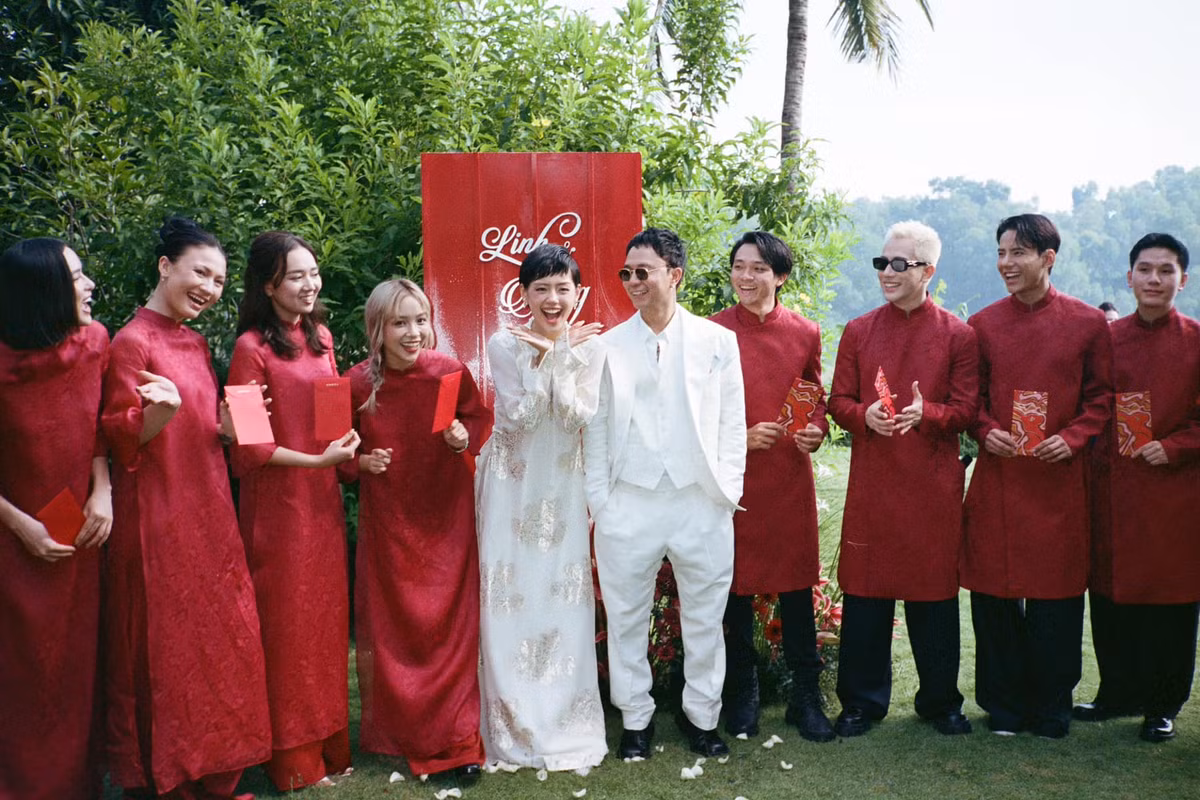 Cả hai từng trải qua những ngày đầu của sự nghiệp, khi mới bước vào lĩnh vực thời trang và thử sức tại sự kiện quốc tế.