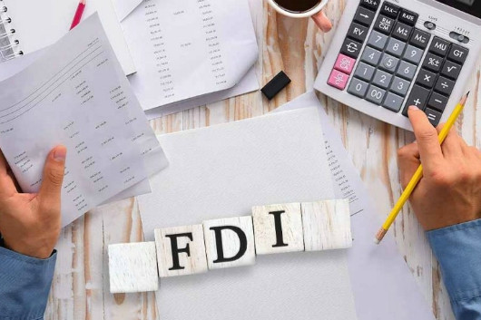  8 vị trí công tác lĩnh vực Đầu tư phải định kỳ chuyển đổi: Thông tư 18/2022/TT-BKHĐT của Bộ Kế hoạch và Đầu tư có hiệu lực thi hành từ ngày 30/09/2022. Danh mục vị trí công tác thuộc lĩnh vực Đầu tư phải thực hiện định kỳ chuyển đổi gồm: 1- Thẩm định, cấp giấy chứng nhận đầu tư của nước ngoài vào Việt Nam và của Việt Nam ra nước ngoài; 2- Thẩm định dự án; 3- Đấu thầu và quản lý đấu thầu; 4- Lập, phân bổ, quản lý kế hoạch vốn; 5- Quản lý quy hoạch; 6- Quản lý khu công nghiệp - khu chế xuất - khu kinh tế; 7- Quản lý doanh nghiệp và đăng ký kinh doanh; 8- Quản lý vốn ODA, vốn vay ưu đãi.