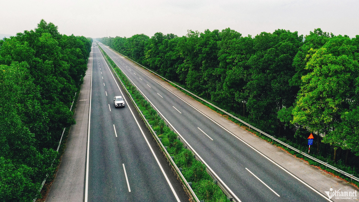 Hiện tuyến cao tốc này khai thác với quy mô 4 làn xe, khánh thành năm 2012. Theo báo cáo của Tổng công ty đầu tư phát triển đường cao tốc Việt Nam (VEC), nhu cầu vận tải đoạn Đại Xuyên – Liêm Tuyền đạt 55.022 – 61.320 xe con quy đổi/ngày đêm (giai đoạn 2018 – 2020) đã vượt quá năng lực thiết kế của quy mô hiện hữu, có xu hướng gia tăng lưu lượng trong thời gian tiếp theo. Tuyến đường dài khoảng 20km này đang được đề xuất đầu tư mở rộng từ 4 lên 6 làn xe, mặt cắt ngang 34,5m, dự kiến tổng mức đầu tư khoảng 354 tỷ đồng. Nếu được cấp có thẩm quyền phê duyệt, VEC sẽ sử dụng nguồn vốn còn lại tại dự án cao tốc Cầu Giẽ - Ninh Bình để đầu tư và hoàn thành vào năm 2024.