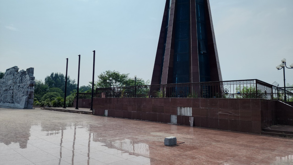 Công trình mang ý nghĩa to lớn và đầu tư vốn lớn nhưng không được bảo vệ, bảo trì, chăm sóc.