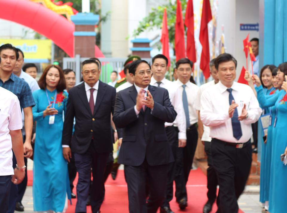 Thủ tướng Chính phủ Phạm Minh Chính và các đại biểu dự khai giảng tại Trường Tiểu học Đoàn Thị Điểm, Hà Nội
