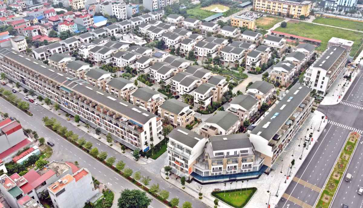 Về vị trí, chức năng, vai trò và trình độ phát triển kinh tế - xã hội thì có thể sẽ đáp ứng. "Hiện nay quy hoạch vùng đô thị Bắc Ninh đang cố gắng để có đủ khả năng quy hoạch xong đầu tư phát triển để đảm bảo có thể thành lập tối thiểu 2 quận như quy định của Nghị quyết 1211", Bộ trưởng Nguyễn Thanh Nghị cho hay.