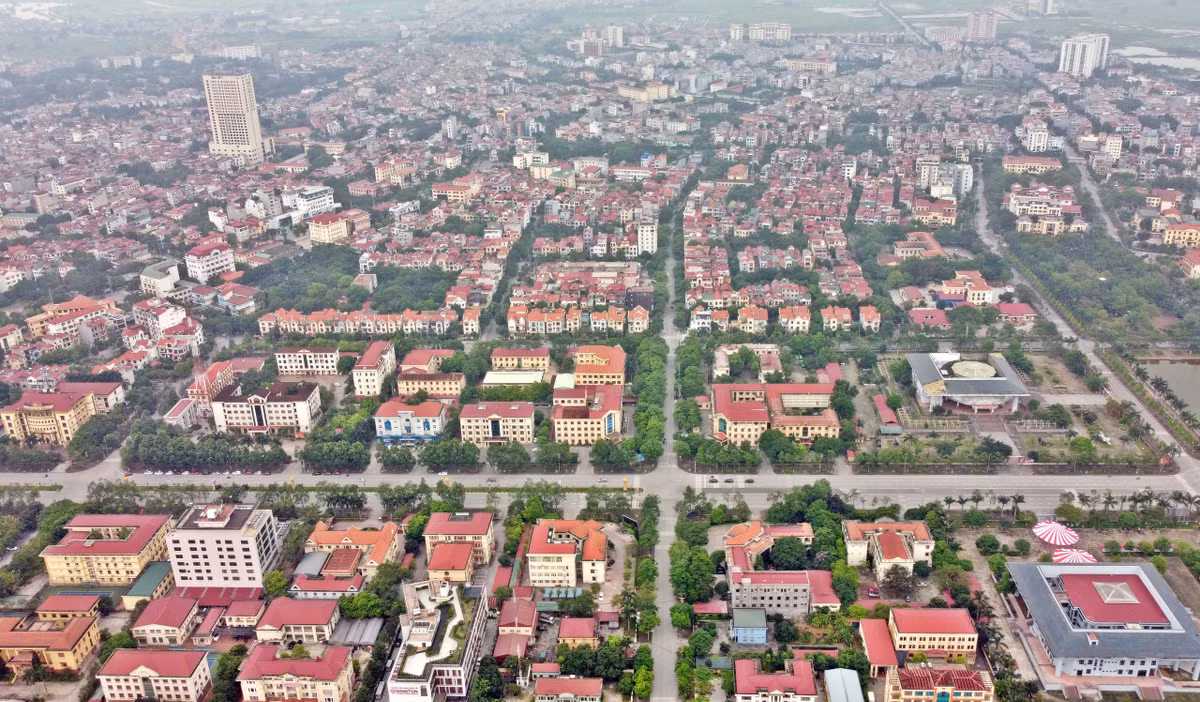 Theo Bộ trưởng Trà, Điểm d trong khoản 1 của nghị quyết cũng giải quyết được vấn đề đặc thù cho vấn đề đô thị tương đương như tỉnh Thừa Thiên- Huế.