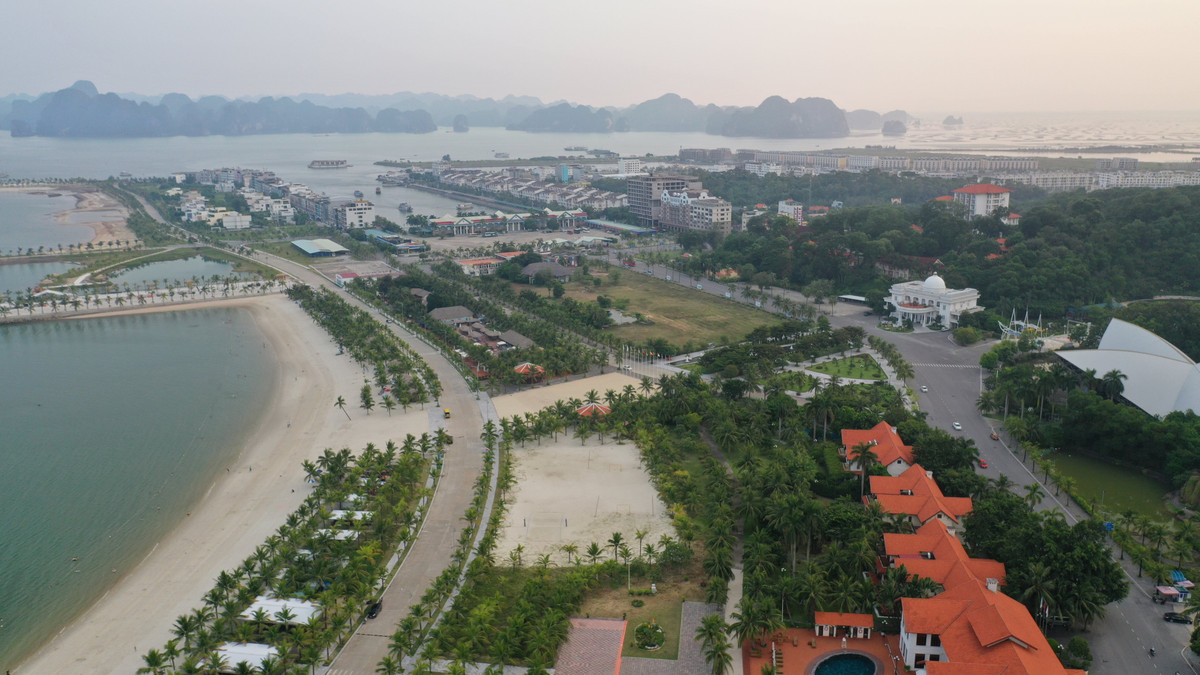 Về những "bê bối" gần đây nhất của các công ty thuộc tập đoàn Tuần Châu, đầu năm 2022, Công ty TNHH Âu Lạc Quảng Ninh cũng bị cơ quan chức năng tỉnh Quảng Ninh xử phạt 90 triệu đồng vì có hành vi xả 92m3/ngày, đêm nước thải ra môi trường khi chưa có giấy phép xả thải…