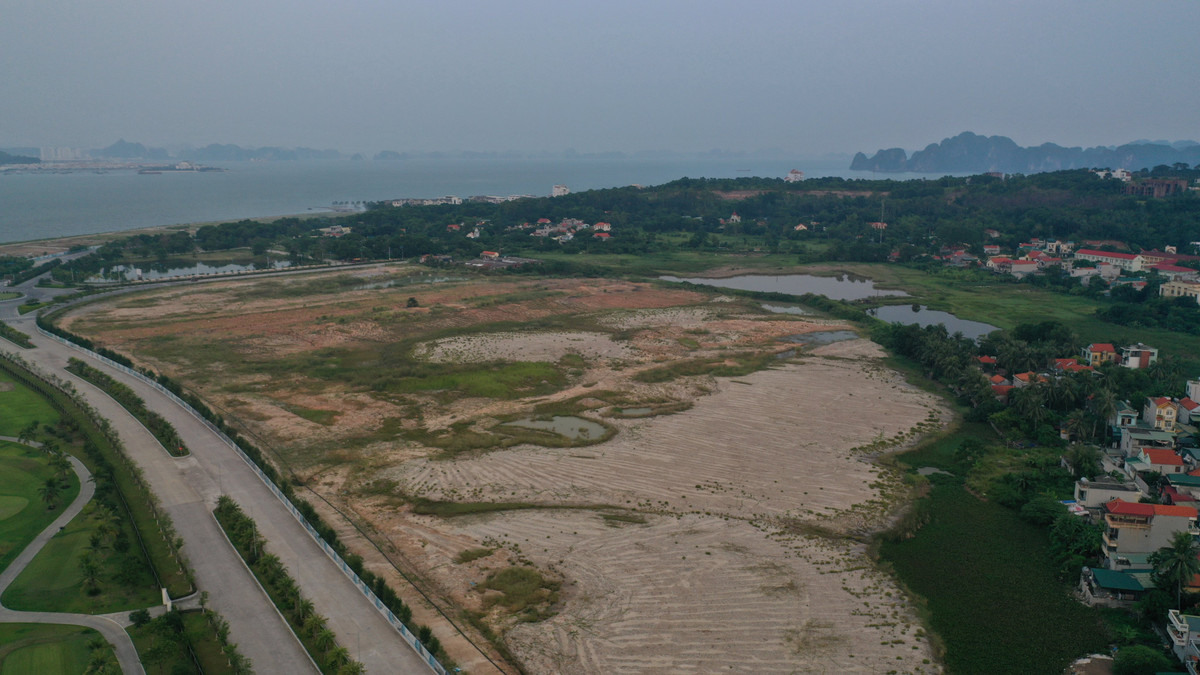 Mới đây, tập đoàn Tuần Châu "come back" trong giới dịch vụ giải trí thể thao bằng sân Golf Tuần Châu có trị giá khoảng gần 2.000 tỷ đồng, tổng diện tích 145ha, được thiết kế 18 lỗ với công suất phục vụ 24/24 giờ và được thi công từ hơn 1 năm trước. Đây là sân Golf có quy mô lớn nhất tỉnh Quảng Ninh và là sân Golf duy nhất nằm trong kỳ quan thế giới – di sản vịnh Hạ Long do Tập đoàn Tuần Châu làm chủ đầu tư.