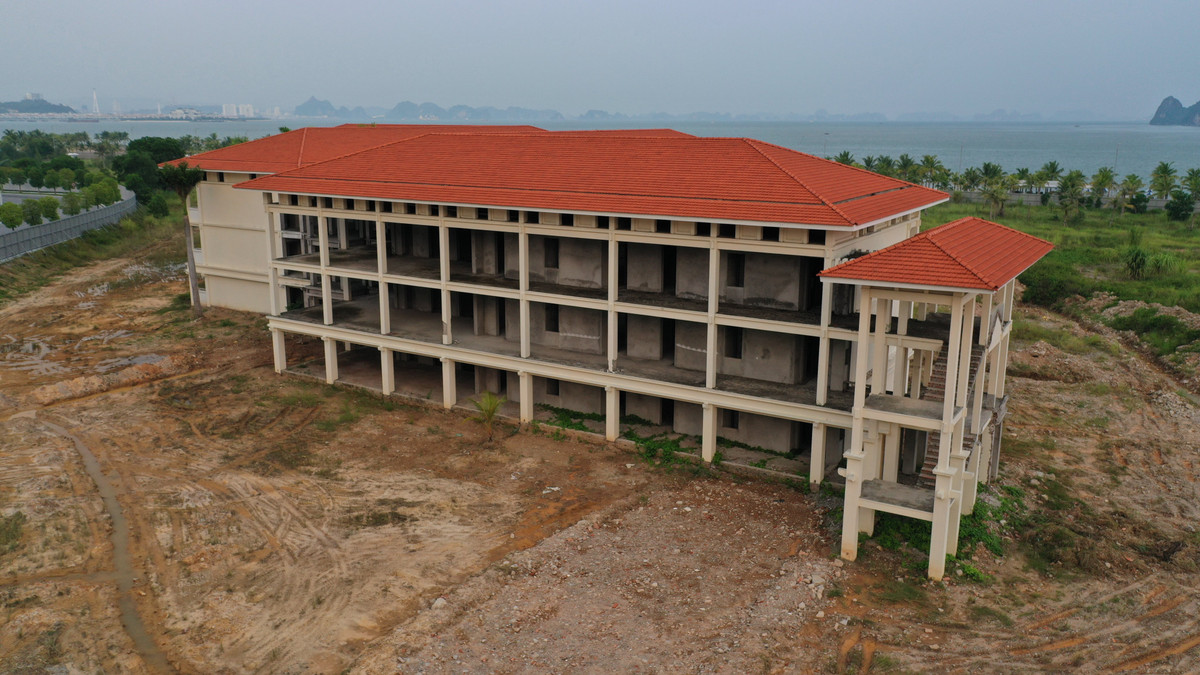 Riêng Công ty cổ phẩn T&amp;H Hạ Long được thành lập vào năm 2007 với vốn điều lệ 500 tỷ đồng. Công ty này từng hợp tác với CTCP Dịch vụ và Xây dựng Địa ốc Đất Xanh để triển khai Dự án Tuần Châu với quy mô 178.000m2 tại Tuần Châu, Quảng Ninh.