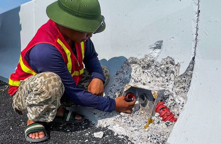 Cao toc nghin ty vua thong xe da mat 3.000m cap dien