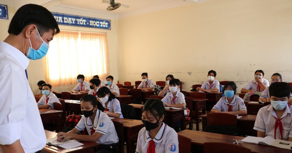 Tại kỳ họp thứ 7 (ngày 24.8), HĐND thành phố Cần Thơ khóa X, nhiệm kỳ 2021 - 2026 đã thông qua nghị quyết quy định mức học phí đối với cơ sở giáo dục mầm non, giáo dục phổ thông công lập trên địa bàn thành phố năm học 2022 -2023 và nghị quyết về chính sách hỗ trợ học phí năm học 2022 - 2023. Theo đó, mức hỗ trợ bằng 100% mức thu học phí năm học 2022-2023. Nguồn hỗ trợ được thực hiện bằng ngân sách nhà nước của thành phố. Tổng nguồn kinh phí hỗ trợ dự kiến là 308,943 tỉ đồng.