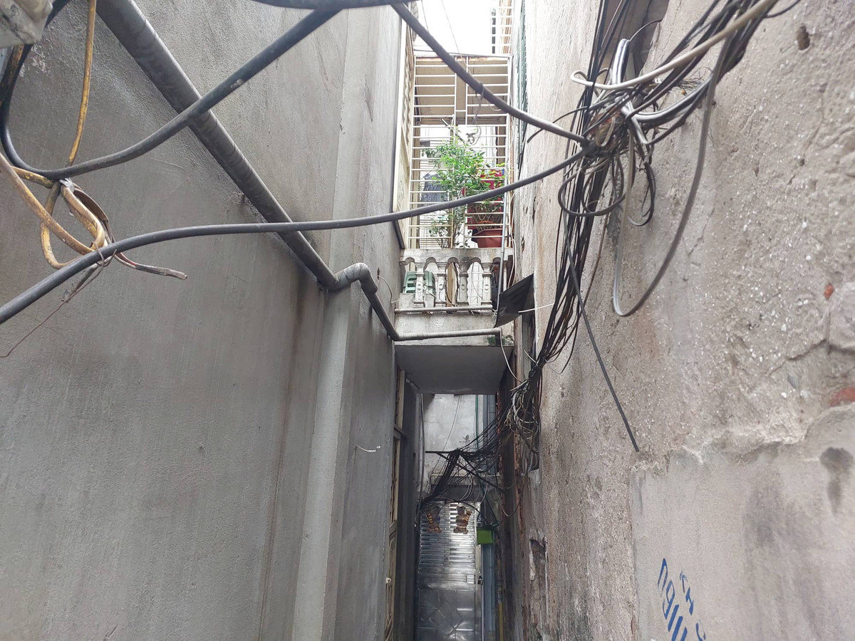 Bộ Xây dựng cũng đề xuất Chính phủ sửa đổi Nghị định 101 năm 2015 về cải tạo, xây dựng lại chung cư cũ theo hướng thông thoáng hơn, giúp doanh nghiệp có thể tham gia vào quá trình xã hội hóa xây dựng lại các khu chung cư cũ xuống cấp tại nhiều đô thị hiện nay.