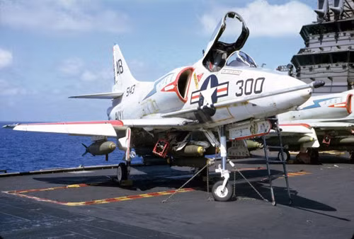 Ngày 5/12/1965 một chiếc A-4 Skyhawk cất cánh từ tàu sân bay USS Ticonderoga đã bị lăn xuống biển với một quả bom hạt nhân B43. Chiếc máy bay chìm nhanh vào vùng nước sâu 16.000 feet (khoảng 500m). Hiện vẫn chưa rõ quả bom đã nổ hay chưa. Theo lý thuyết, áp lực ở độ sâu 500m có thể đã đủ để kích nổ nó. Dù nó chưa nổ, người ta cũng không thể tiếp cận. Trong ảnh là một chiếc A-4.