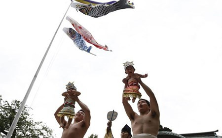 Đây là một nghi lễ truyền thống có mặt hơn 400 năm ở Nhật Bản và thường được tổ chức rộng rãi khắp nơi trên cả nước mỗi năm.