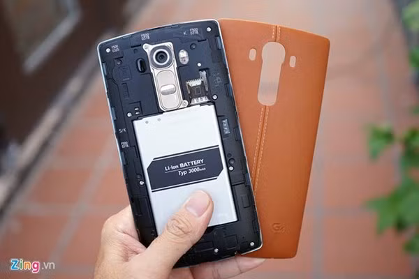 LG G4 dùng Micro-SIM thay vì Nano-SIM như các máy cao cấp trên thị trường.