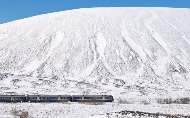 Tuyến đường sắt Viễn Bắc đi qua dãy núi tuyết đã giảm thiểu được một số lượng lớn trực thăng. Nó đi qua những vùng đất rộng lớn ở Châu Âu, đặc biệt là danh lam thắng cảnh đẹp tuyệt vời ở Anh.