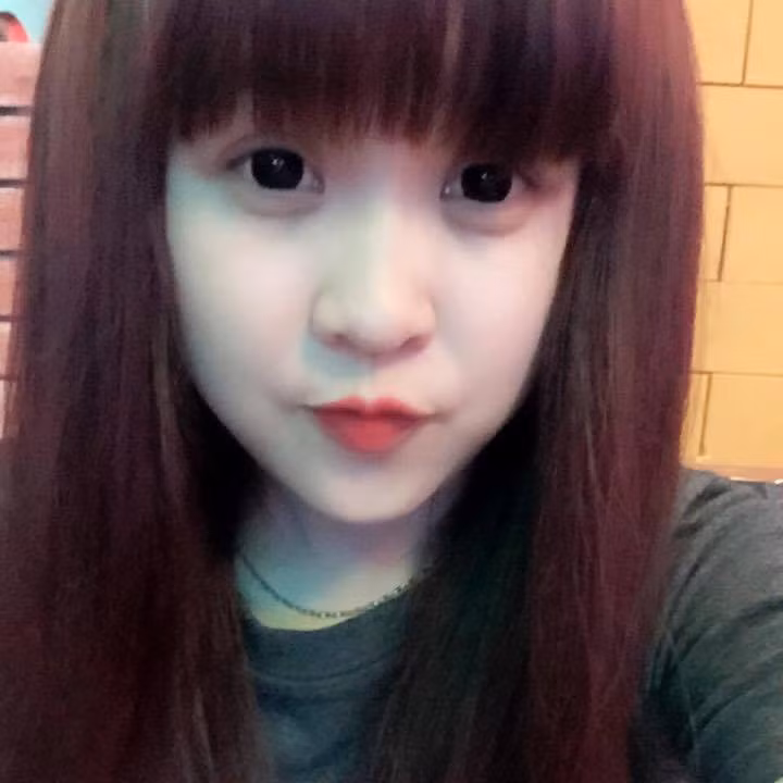 Để được gia đình và mọi người hiểu về sở thích xăm, Ngân Hà cũng phải tốn khá nhiều thời gian. Cô đã phải cố gắng kiếm tiền chân chính bằng công việc bán mỹ phẩm online và sống tốt mong mọi người nhìn nhận đúng về mình và đam mê này không hề ảnh hưởng đến con người cũng như nhân cách của cô.