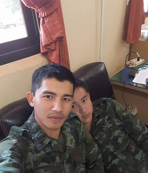 Cùng nhau gắn bó mọi sở thích, quan tâm, yêu thương và chia sẻ giúp tình yêu của họ luôn bền chặt.