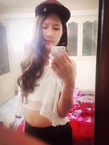 Trong một số bài báo viết về ngày Trâm Anh ra tù, hot girl chuyển giới này đã từng tiết lộ sau này sẽ không tiêm hooc-môn nữa. Đây là một quyết định được Trâm Anh đưa ra sau thời gian dài suy nghĩ, cải tạo trong trại giam. Quyết định này của Trâm Anh rõ ràng là phù hợp với cuộc sống sau khi ra tù khi bản thân cô sẽ còn phải rất cố gắng để lao động, kiếm tiền giúp đỡ gia đình. Ảnh: FBNV.