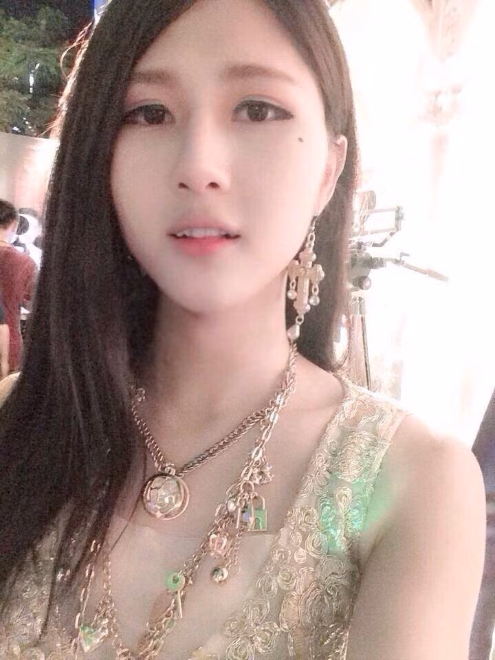 Khuôn mặt thanh tú, nét nữ tính của Trâm Anh chuyển giới khiến cư dân mạng hồi tưởng đến thời gian trước đây khi cô mới nổi tiếng, được rất nhiều người khen ngợi và còn được nhận xét là một trong những người chuyển giới đẹp, hoàn hảo nhất Việt Nam.