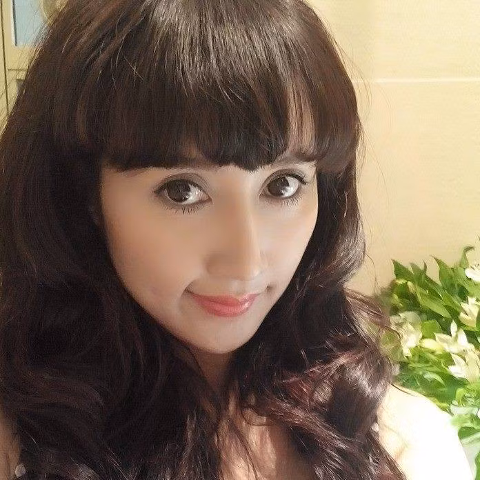 Mặc dù xuất hiện trong các vai diễn táo bạo và các bộ ảnh gợi cảm, nhưng Hải Âu không phải “party girl”. Cô nói không với scandal, không đi bar, đi diễn xong là tập gym, về nhà đọc sách, xem phim. Ảnh: FBNV.