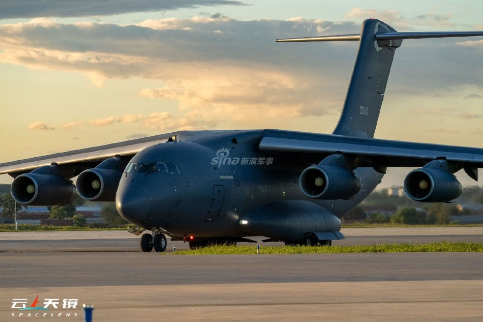 Hai con quái vật xuất hiện tại triển lãm hàng không Trường Xuân - Hình 2 Hai con quai vat xuat hien tai trien lam hang khong Truong Xuan-Hinh-2